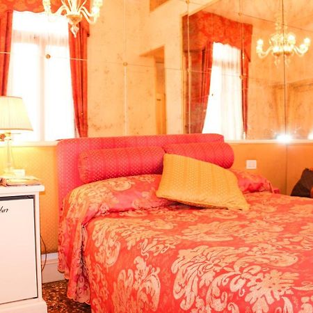 Palazzo Odoni Hotel Venice Luaran gambar